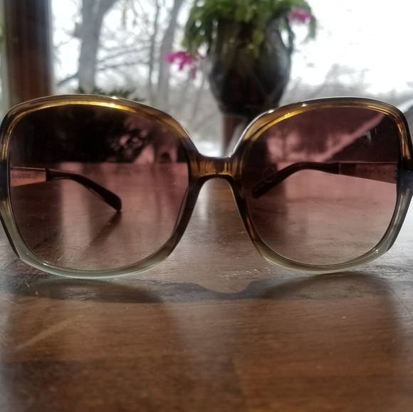 Banana Republic Accessories - Banana Republic Catia Sunglasses retro 70s